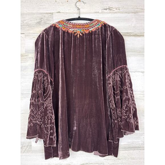 Johnny Was Women’s M Chocolate Velvet Silk Embroidered 3/4 Bell Sleeve Top NWT - Picture 4 of 6